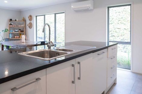 Photo of property in 14 Will Street, Huapai, Kumeu, 0810