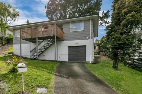 Photo of property in 9 Kama Place, Sunnynook, Auckland, 0620
