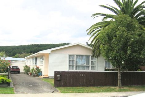 Photo of property in 42 Oregon Drive, Maoribank, Upper Hutt, 5018