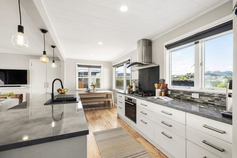 Photo of property in 23 Beazley Avenue, Paparangi, Wellington, 6037