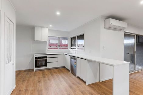 Photo of property in 32 Idlewild Avenue, Mangere, Auckland, 2022