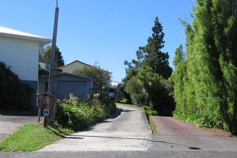 Photo of property in 12 Magdalen Place, West Harbour, Auckland, 0618