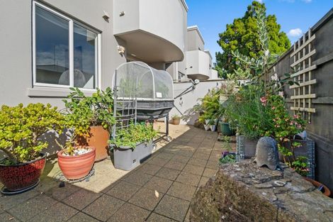 Photo of property in 4/29 Third Avenue, Tauranga, 3110