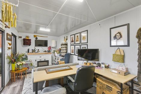 Photo of property in 127 Winchester Street, Levin, 5510