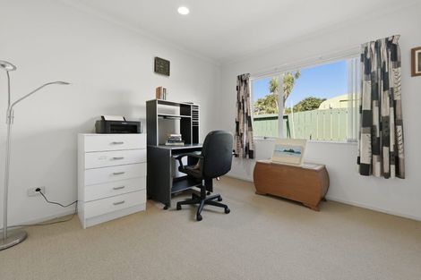 Photo of property in 10 Evansbel Place, Papamoa Beach, Papamoa, 3118