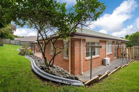 Photo of property in 13 Phoebe Meikle Place, Torbay, Auckland, 0630