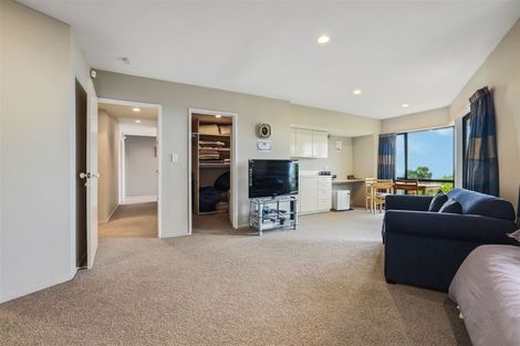 Photo of property in 139 Moncks Spur Road, Redcliffs, Christchurch, 8081