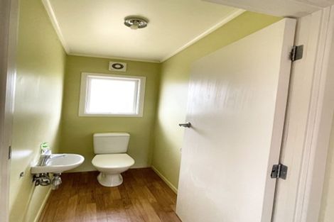 Photo of property in 13 Edwards Avenue, Henderson, Auckland, 0610