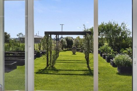 Photo of property in 130 Cross Road, Lepperton, New Plymouth, 4373