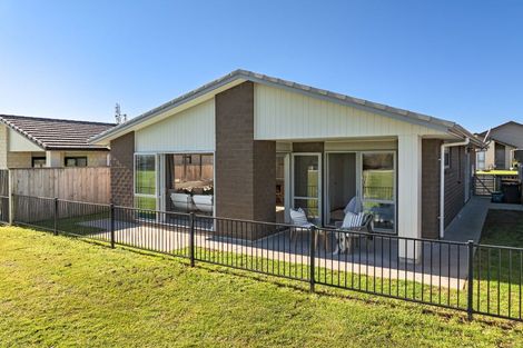 Photo of property in 22 Richardson Road, Omokoroa, 3114
