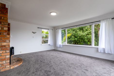 Photo of property in 12 Taipari Road, Te Atatu Peninsula, Auckland, 0610