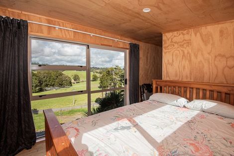 Photo of property in 362a Whananaki Road North, Opuawhanga, Hikurangi, 0181