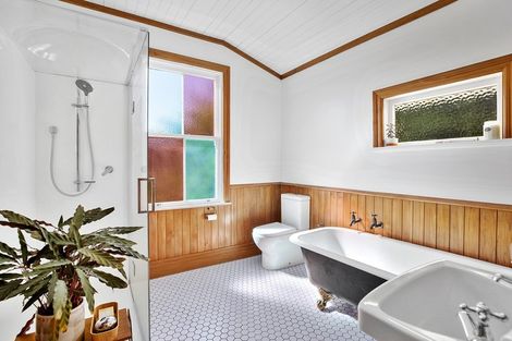 Photo of property in 19 Kopiko Way, Brooklyn, Wellington, 6021