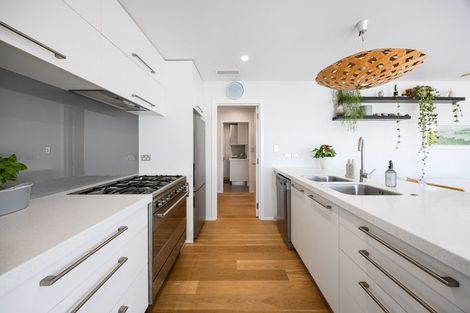 Photo of property in 5a Clifton Road, Browns Bay, Auckland, 0630