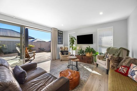 Photo of property in 5 Te Pakiaka Road, Pegasus, 7612