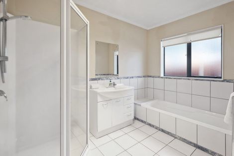 Photo of property in 56a Aquarius Drive, Kawaha Point, Rotorua, 3010