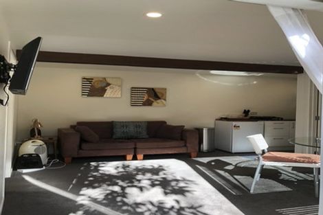 Photo of property in 34 Sandown Road, Rothesay Bay, Auckland, 0630