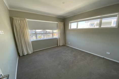 Photo of property in 79 Karepiro Drive, Stanmore Bay, Whangaparaoa, 0932