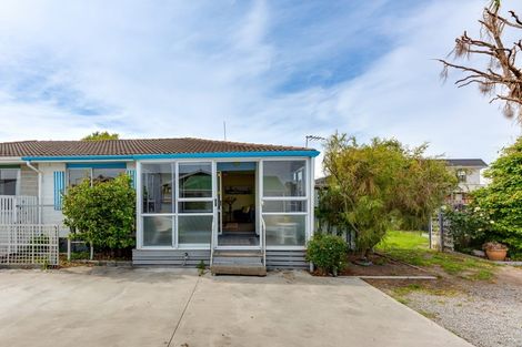 Photo of property in 2/136 Wainoni Road, Avondale, Christchurch, 8061