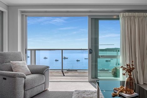 Photo of property in 72 Devonport Road, Tauranga, 3110