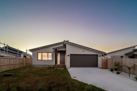 Photo of property in 11 Huahua Crescent, Papakura, 2110