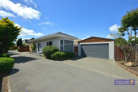 Photo of property in 104 Yaldhurst Road, Sockburn, Christchurch, 8042
