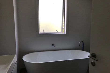 Photo of property in 1/14 Rothesay Bay Road, Rothesay Bay, Auckland, 0630