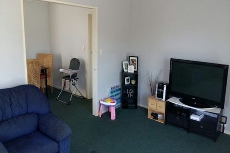 Photo of property in 3 Kirkcaldy Crescent, Flaxmere, Hastings, 4120