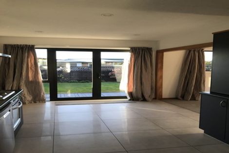 Photo of property in 5 Rhyl Place, Bryndwr, Christchurch, 8053