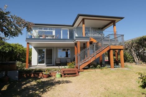 Photo of property in 104 Seaview Road, Paraparaumu Beach, Paraparaumu, 5032