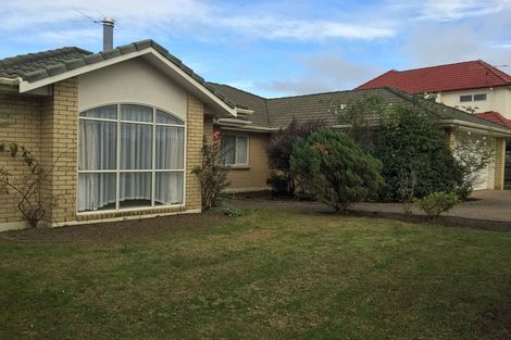 Photo of property in 186 Botany Road, Botany Downs, Auckland, 2010