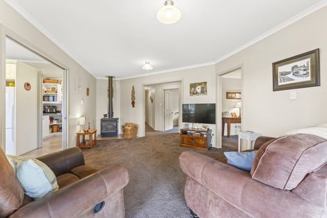 Photo of property in 16 Kaitawa Road, Pahiatua, 4981