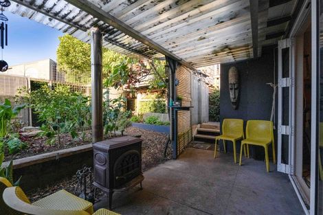 Photo of property in 94 Messenger Terrace, Oakura, 4314