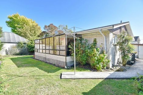 Photo of property in 32 Prestons Road, Redwood, Christchurch, 8051