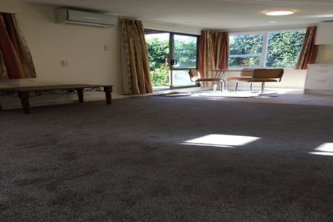 Photo of property in 28 Pupuke Road, Hillcrest, Auckland, 0627