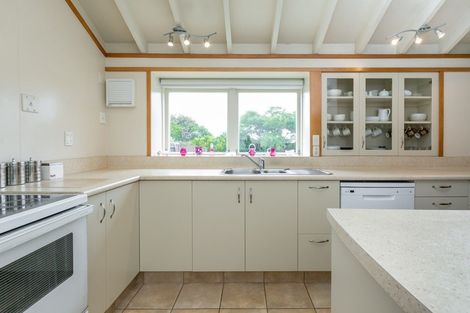 Photo of property in 19 Tauroa Road, Havelock North, 4130