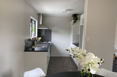 Photo of property in 3 Lowell Place, Massey, Auckland, 0614