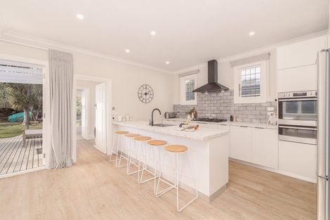 Photo of property in 44 Celia Street, Redcliffs, Christchurch, 8081