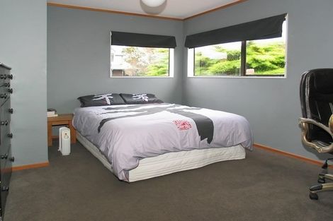 Photo of property in 32 Burbank Crescent, Churton Park, Wellington, 6037