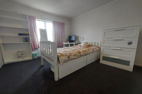 Photo of property in 5 Foundation Place, Glen Eden, Auckland, 0602