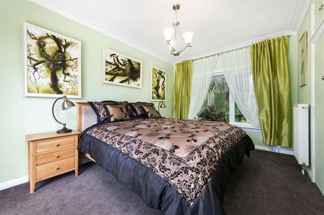 Photo of property in 408b Scenic Drive, Waiatarua, Auckland, 0612