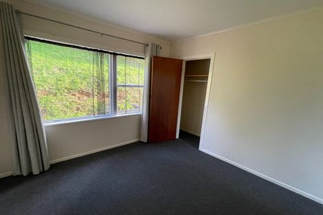Photo of property in 9 Bellringer Crescent, Newlands, Wellington, 6037
