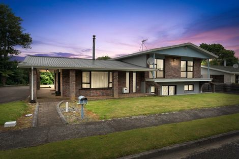 Photo of property in 2 Cassandra Street, Stratford, 4332