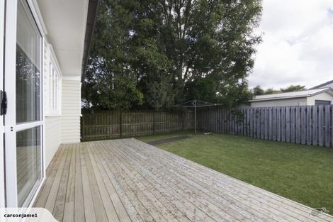 Photo of property in 2 Hikurangi Street, Te Atatu Peninsula, Auckland, 0610