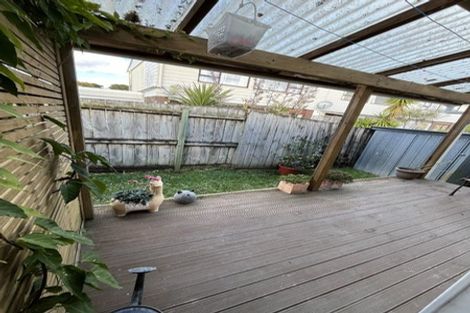 Photo of property in 2/10 Mayville Avenue, New Lynn, Auckland, 0600