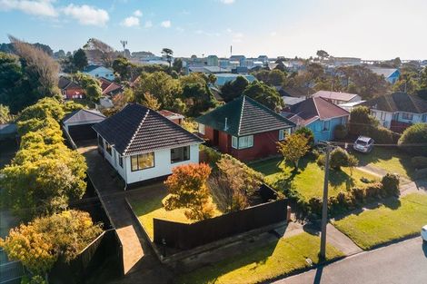 Photo of property in 77 Owles Terrace, New Brighton, Christchurch, 8061