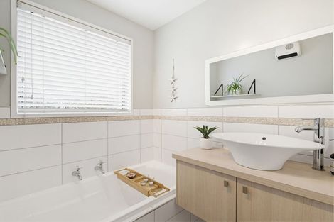 Photo of property in 14 Brogar Place, Casebrook, Christchurch, 8051