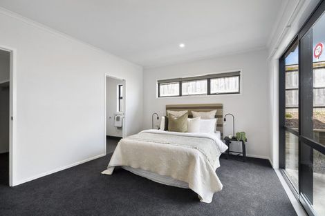 Photo of property in 11 Coutts Way, Fitzherbert, Palmerston North, 4410