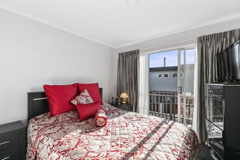 Photo of property in 6 Tree Top Lane, Paparangi, Wellington, 6037