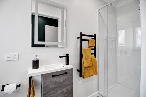 Photo of property in 226 Tukapa Street, Westown, New Plymouth, 4310